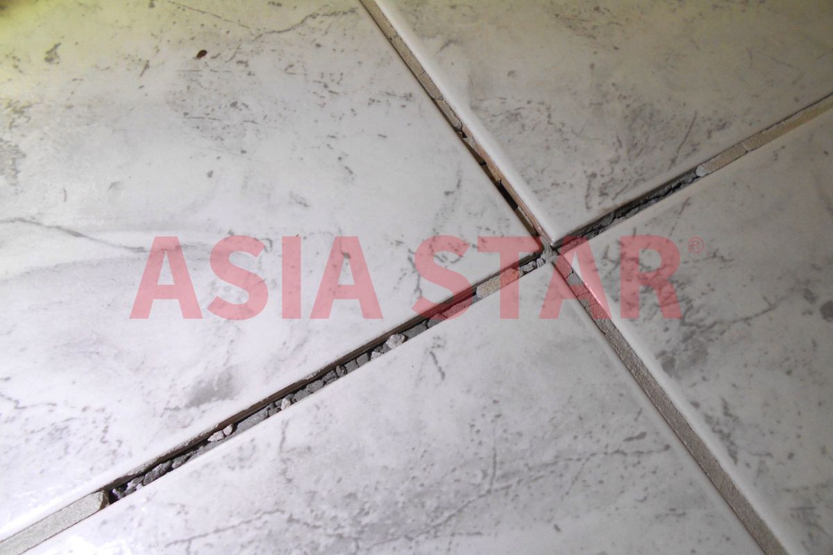Ron bị bong và nứt chân chim