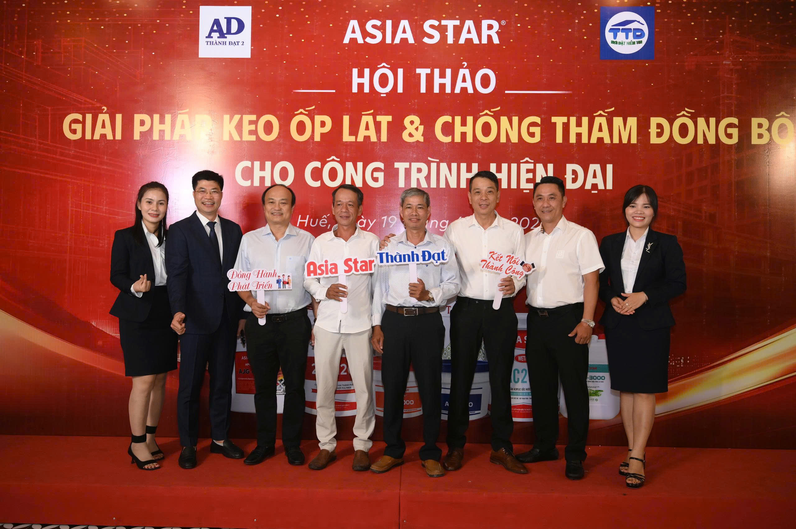 Ban giám đốc Asia Star cùng khách tham gia sự kiện